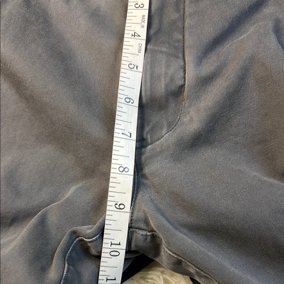 UNDER ARMOUR Men's Size 30Wx30L Black and Gray Pants Bundle of Two - Picture 6 of 8